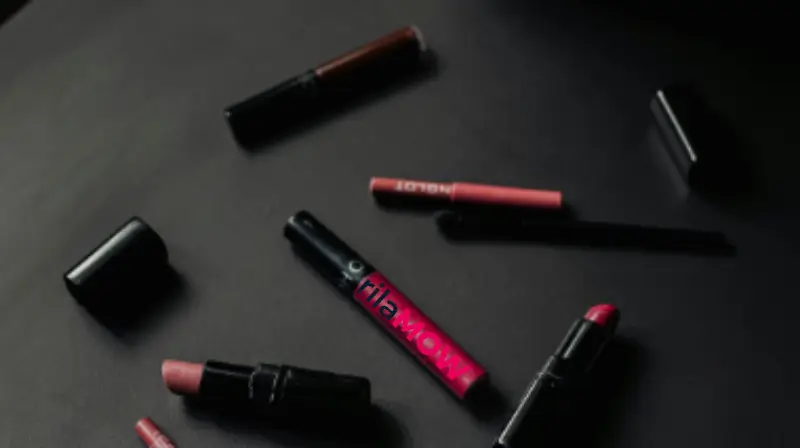 Perbandingan tekstur dan hasil lip cream vs lipstik