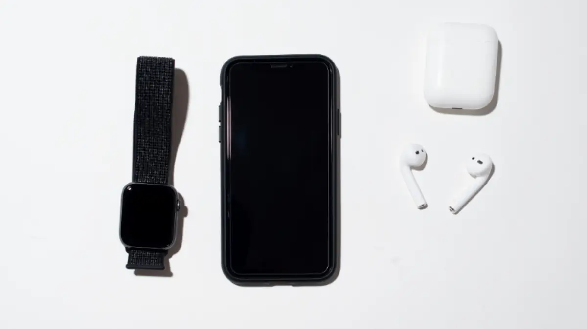 TWS tidak mau terhubung ke smartphone dengan ilustrasi masalah koneksi Bluetooth dan cara mengatasinya